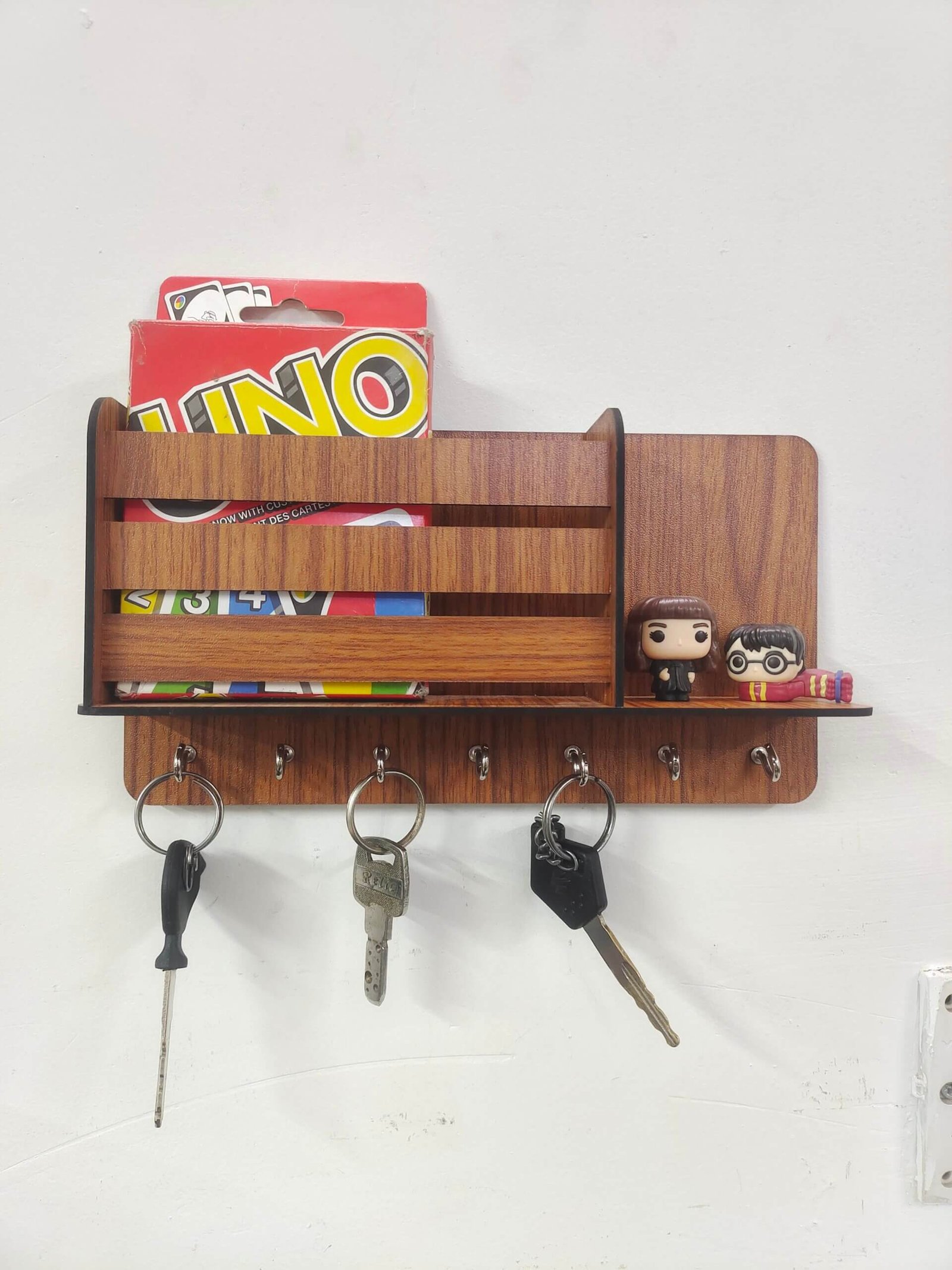 Kufi Studio Wall Mounted Key Holder Organizer  (10x5 Inch)